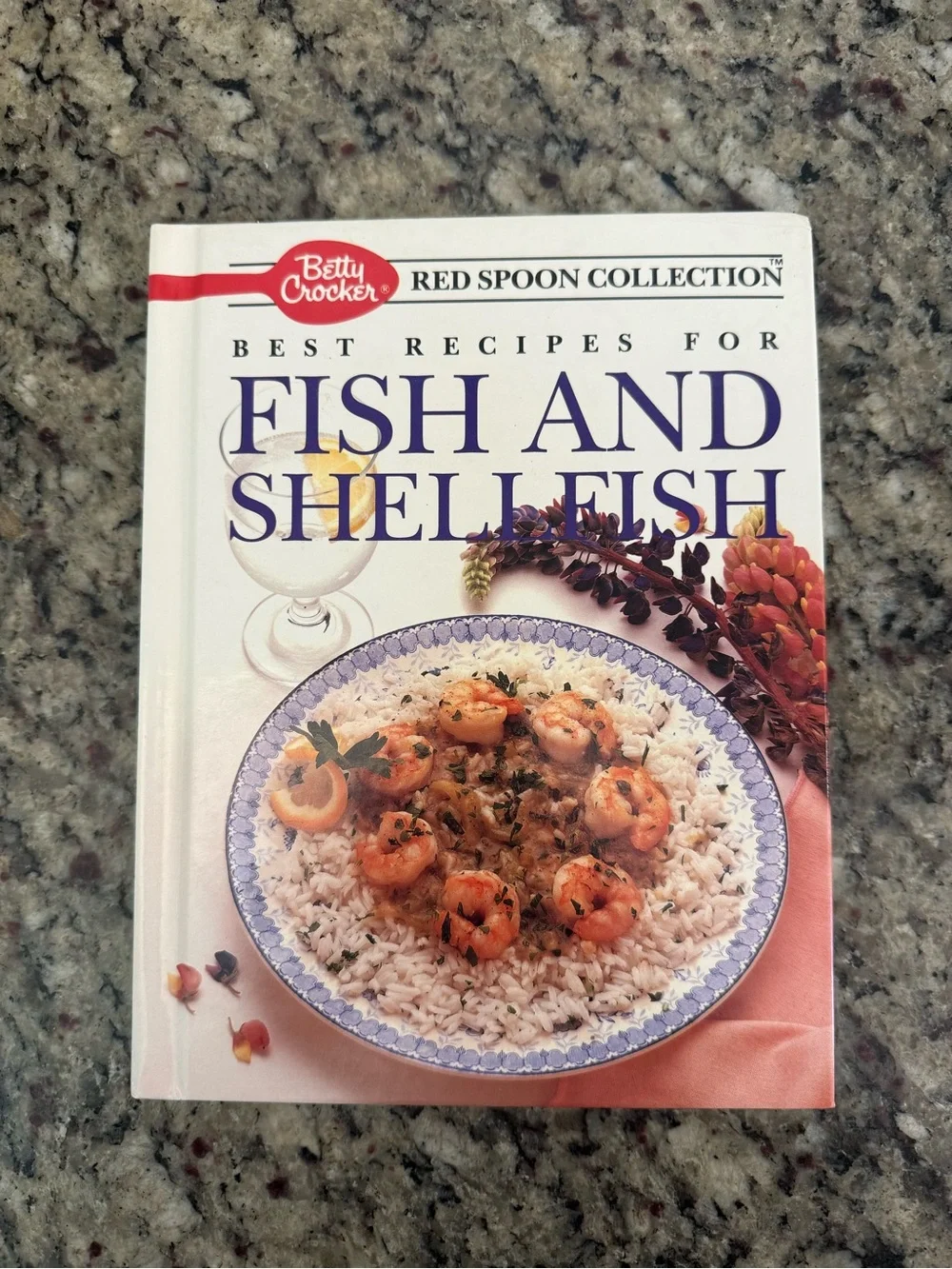 Betty Crocker Fish and Shellfish Recipe Book - Red Spoon Collections